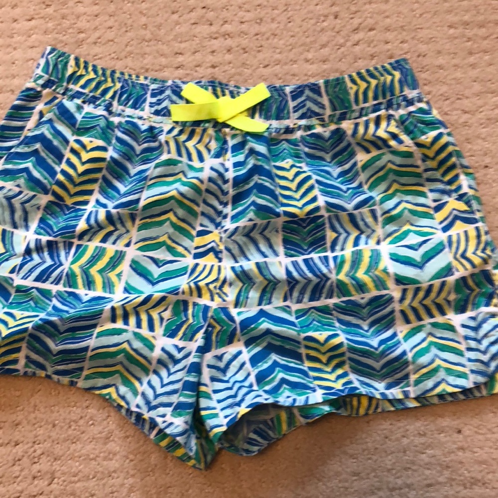 Vineyard Vines girls pull on shorts blue 10/12